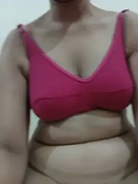 Divya3107 webcam