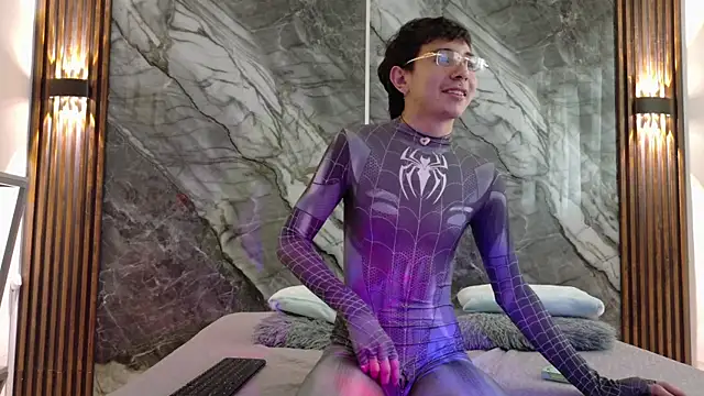 NoahWalker__ webcam