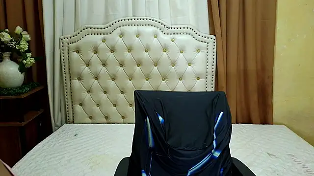 Itsbabytira webcam
