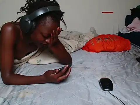 petiteafricanbaddie webcam