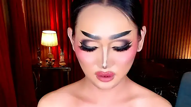 IndestructibleLily webcam