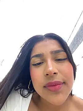 mariangel_11 (F teen) - flash boobs and jump