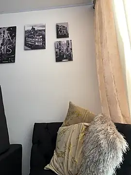 Pretty__Milf webcam