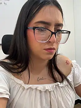 Kloenovoa- live cam on StripChat