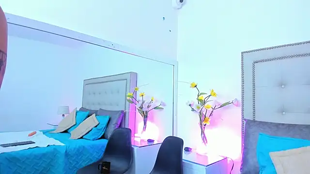 ShannaThor webcam