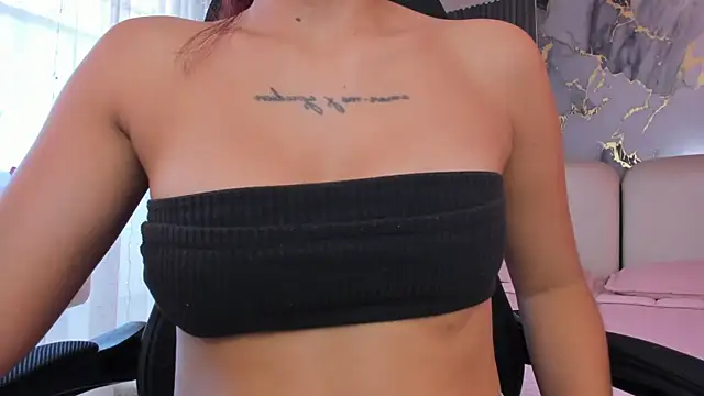 CarolineFyre webcam