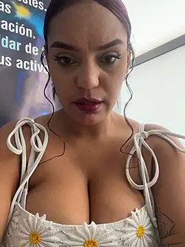 Sara-77 live cam on StripChat