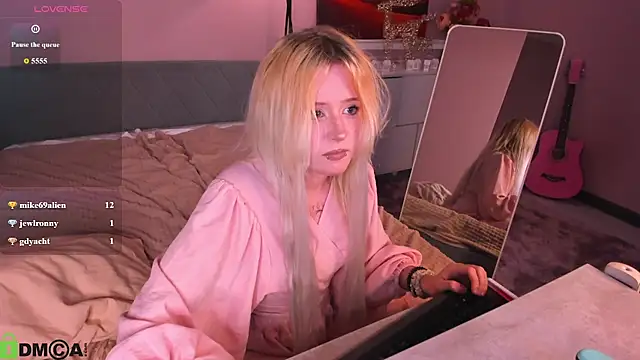 kikipeach webcam