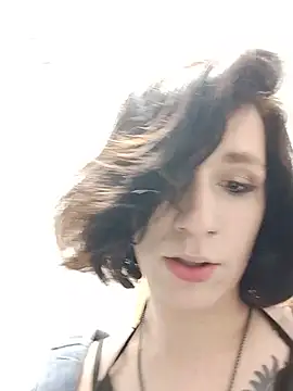 MickeQuinee live cam on StripChat