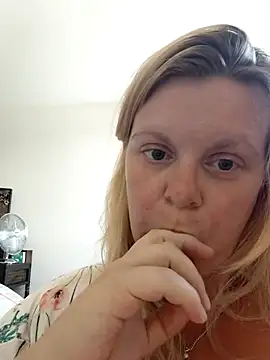 pinkieMilfPUSY live cam
