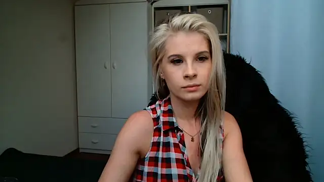 KristineGlow Live Web Cam Show