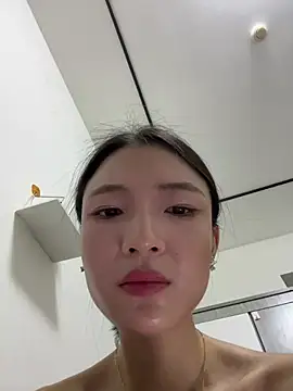 Yaobaobao live cam on StripChat