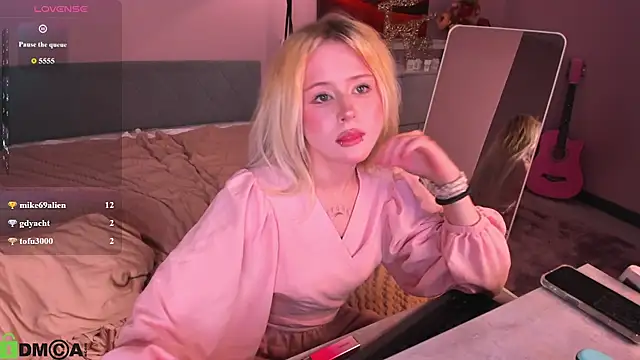 kikipeach webcam