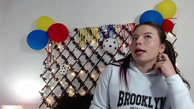 Samantha_Wallker live cam on StripChat