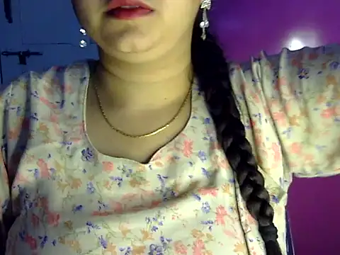 Cute_Aliyaa live cam on StripChat