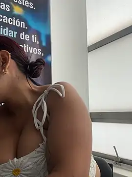 Sara-77 webcam