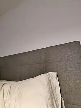 VelvetCurls webcam