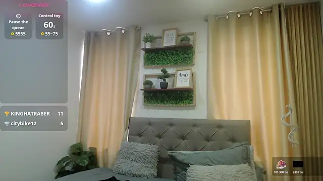 sasi_luna live cam on StripChat