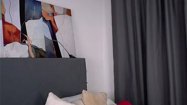 NelleMihalko webcam