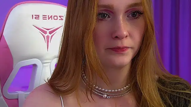 AgataFoxley live cam on StripChat