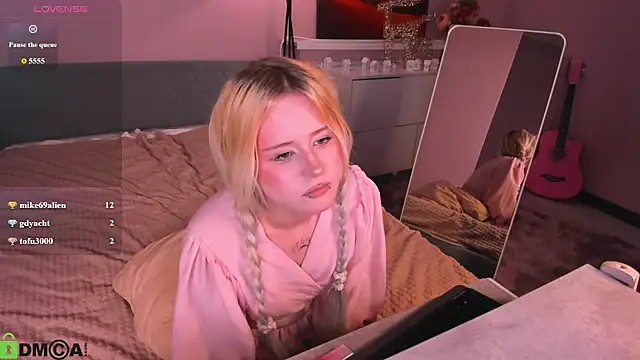 kikipeach webcam