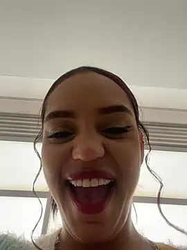 Sara-77 webcam