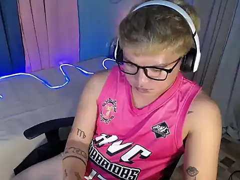 Fuckboii_intown webcam