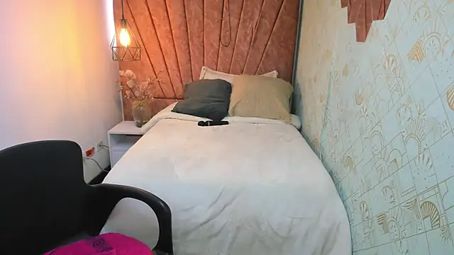 Zoe__Taylor__ webcam