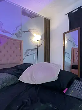 Jade20_ live cam on Stripchat