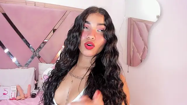 honeyhtx live cam on StripChat