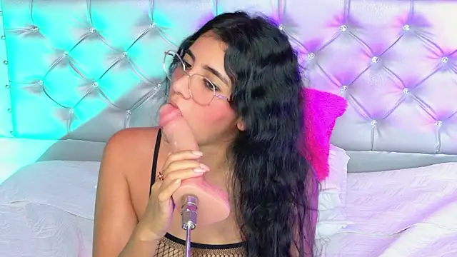 Scarlett__Moon live cam on StripChat