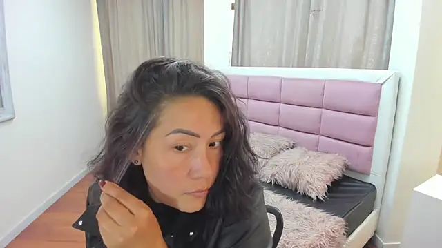 gaby_trent live cam on StripChat