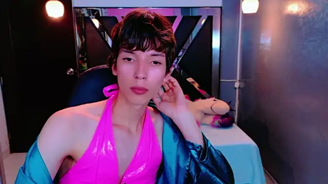 Stefany_PiInk live cam on StripChat