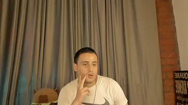OpalMischief live cam on StripChat