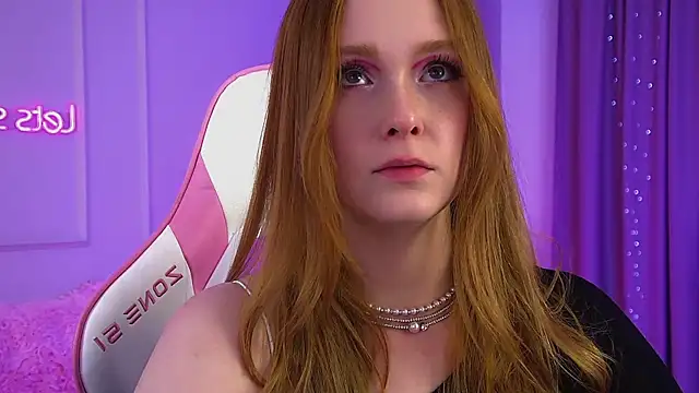 AgataFoxley live cam on StripChat