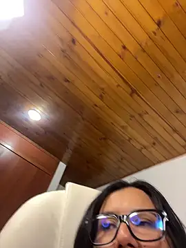 SWEETLILY18 webcam