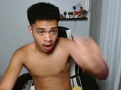 curlyasian_njxx webcam