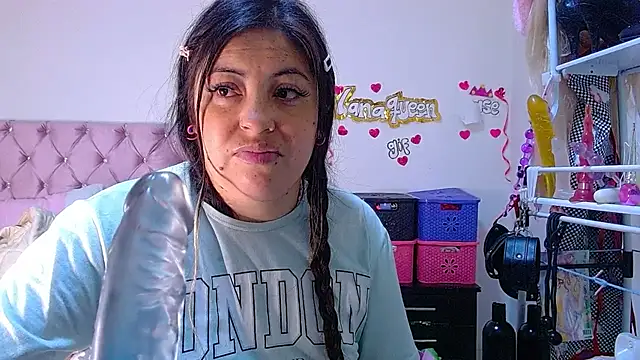 lanaqueen699 webcam