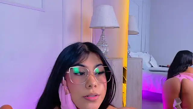 VioletBloomm webcam