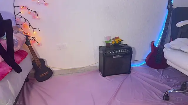 Lil_Belaa webcam