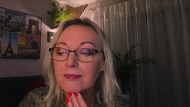 vanessa_chat (F mature) - ...