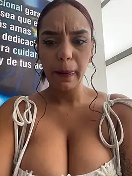 Sara-77 webcam