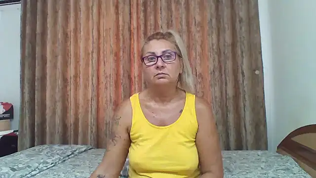 PussyEvely webcam