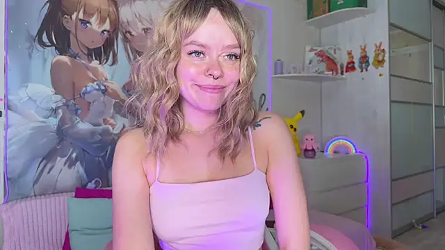 CheekySashaCharm webcam