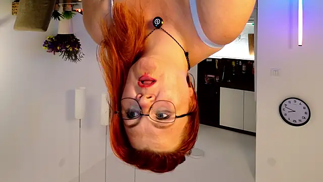 UrSexyMilf webcam