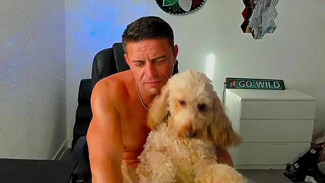 petr37pol live cam on StripChat