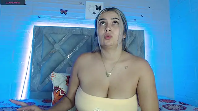 tami_vega live cam on StripChat