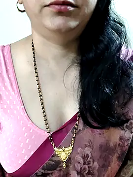 Yazhini-Cam live cam on StripChat
