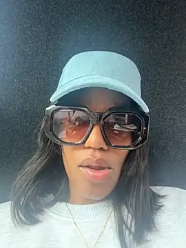 Black_Dolll webcam