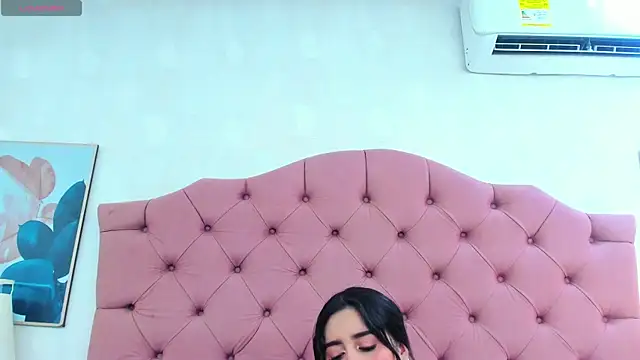 ThyaraJhons webcam